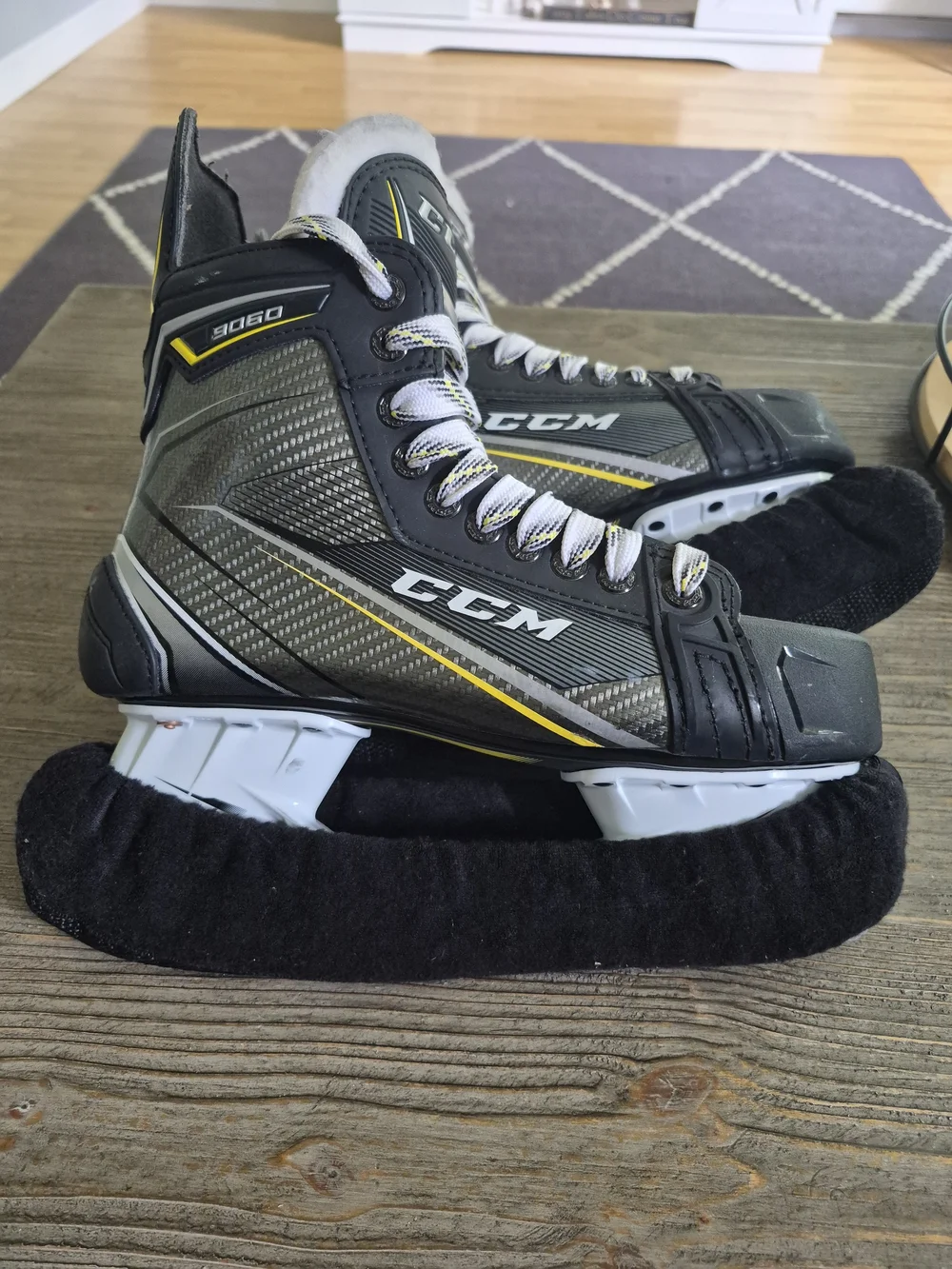 CCM tacks 9060
